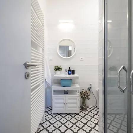 Days - Private Terrace - Spacious - Hip District Prag
